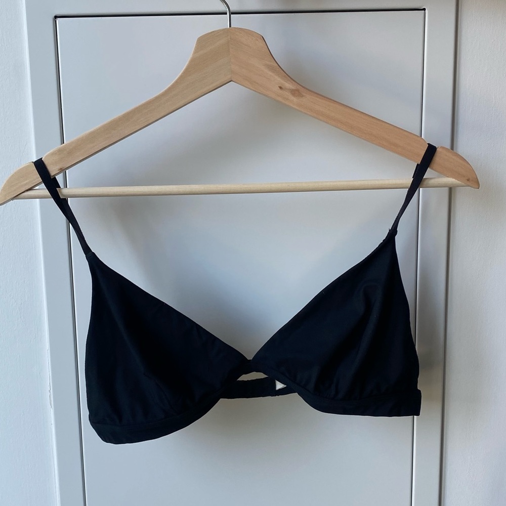 Aritzia Babaton bralette